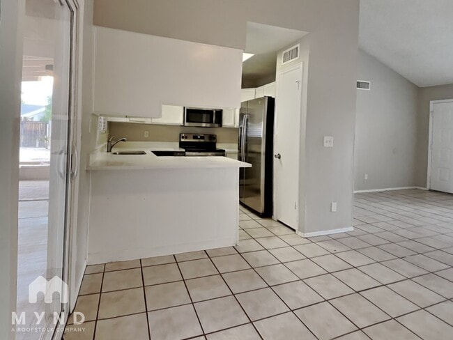 Photo - 11220 N 72nd Dr