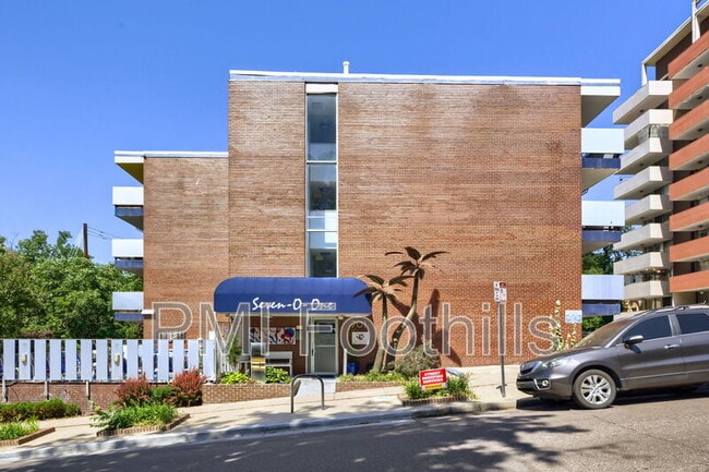 Building Photo - 701 N Pearl St Unit Apt 101
