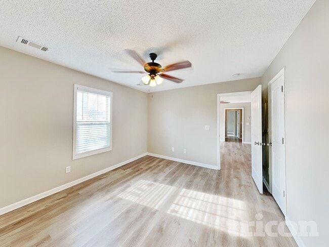 Photo - 106 White Creek Loop