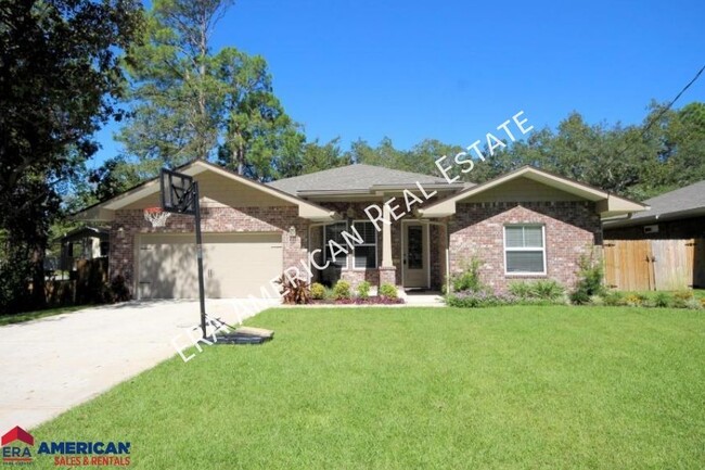 Custom 4 bedroom 3 bath home in Shalimar! - Custom 4 bedroom 3 bath home in Shalimar!