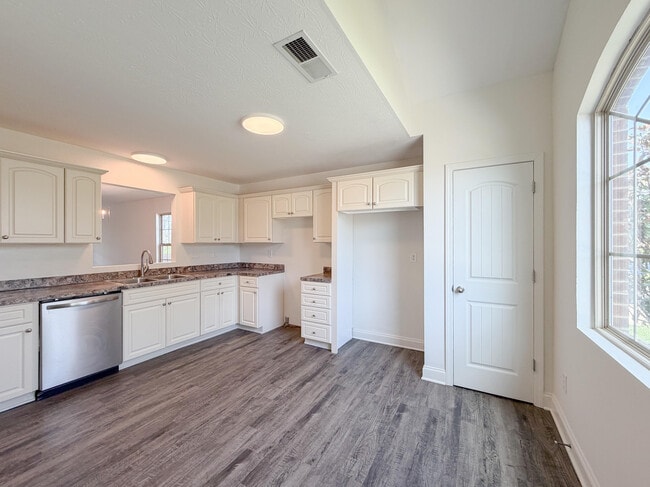 Photo - 1240 Orchard Dr