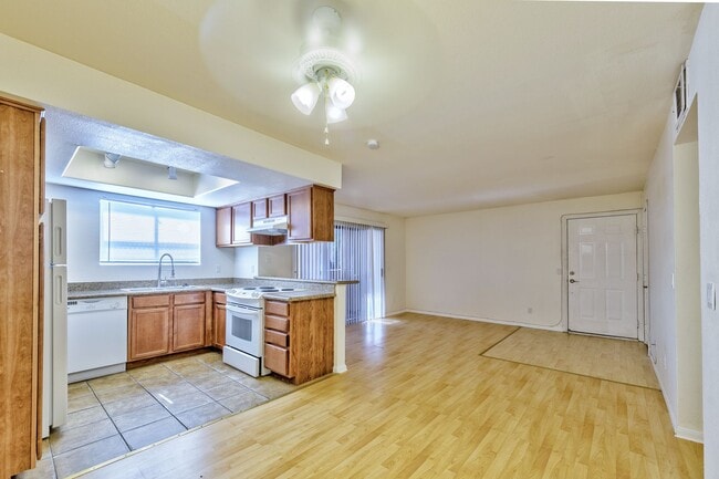Photo - 7200 W Pirates Cove Rd