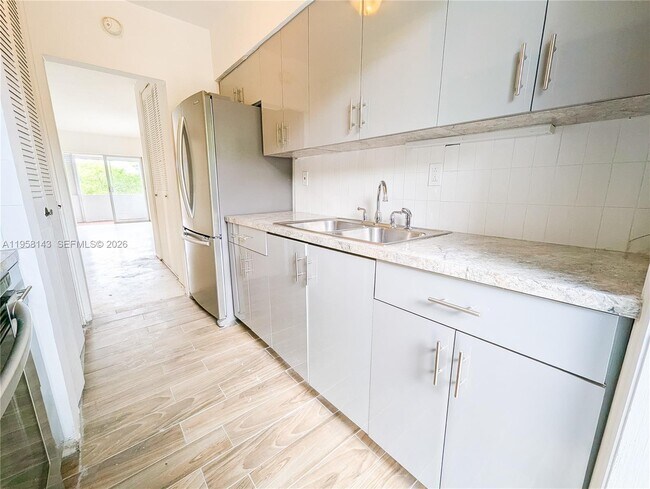 Photo - 1590 NE 127th St Unit 206