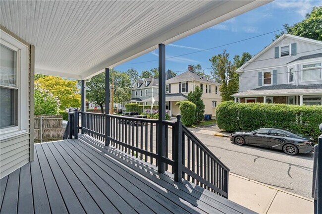 3 Thurston Ave Unit 2