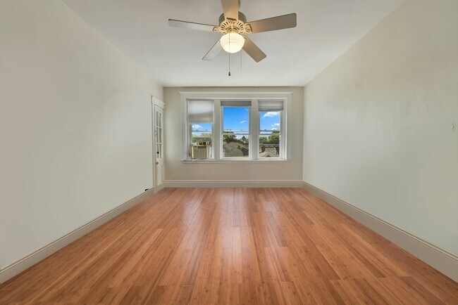 Building Photo - 1746 Commonwealth Ave Unit E12 Rental