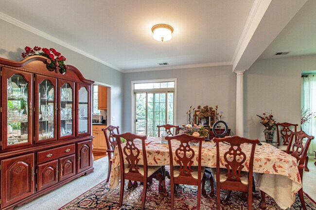 Photo - 6 Beaconsfield Ct