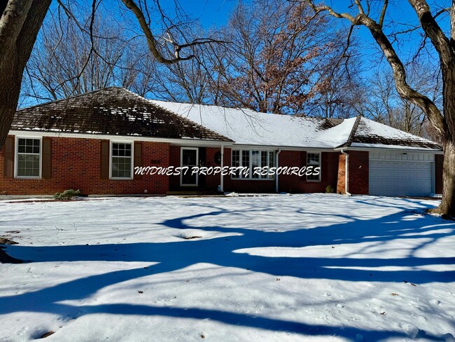 Charming Brick Ranch in Lee’s Summit - Charming Brick Ranch in Lee’s Summit Casa