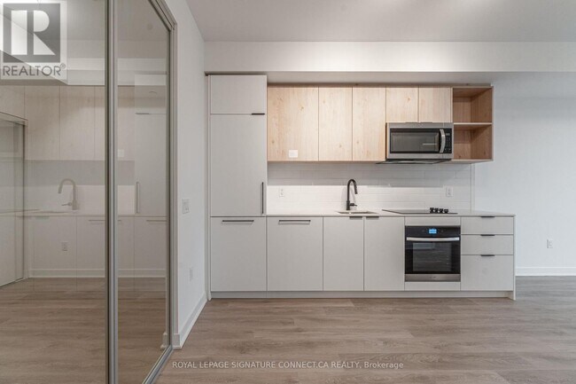 Photo - 1185 Dupont St Unité 618