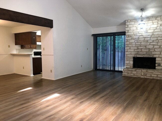 Photo - 6503 Hart Ln