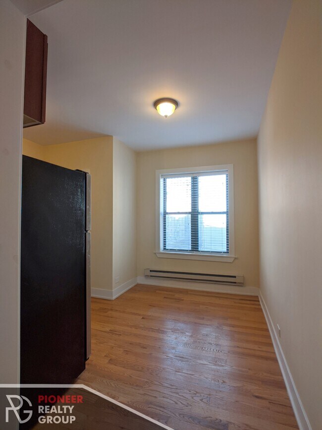 Photo - 3732 N Pine Grove Ave