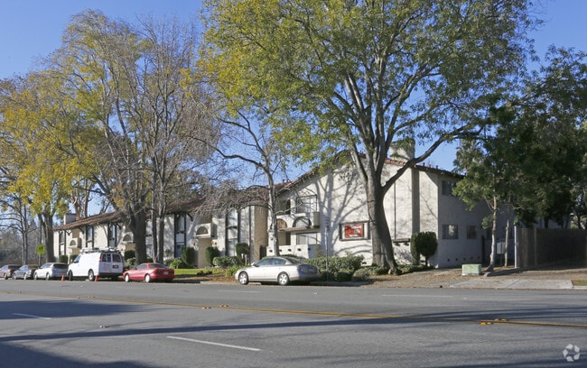 Photo - Mission Villa Apartments