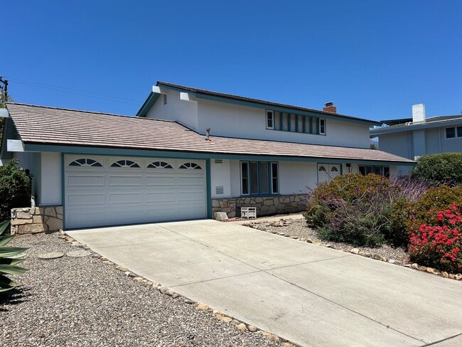 Building Photo - Spacious 2-Story Home in Kellogg School Di...
