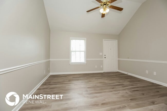 Photo - 352 Royal Garden Dr