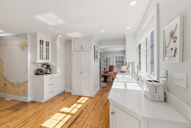 Photo - 11 Friendship Ln