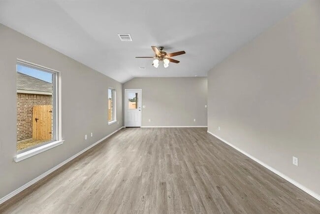 Photo - 8213 Red Spruce St