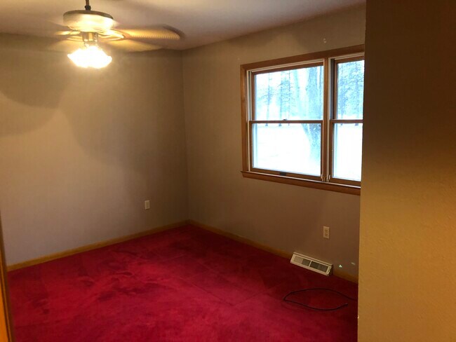 Bedroom 2 - 3660 N Mccord Rd