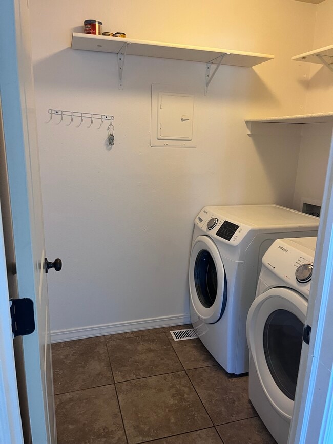 Photo - 889 Bristle Pine Pl