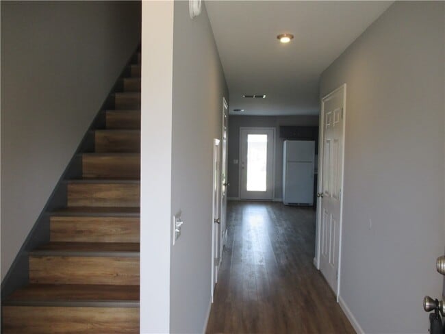 Photo - 2839 Meridian Pl
