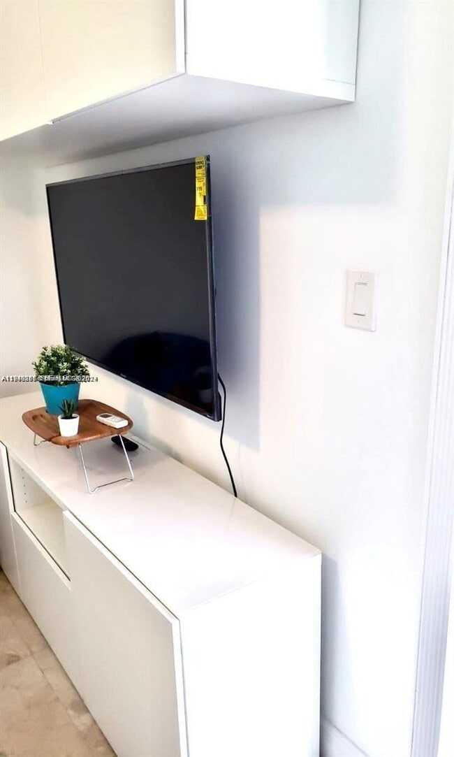 Photo - 712 SW 5th Ct Unit 3