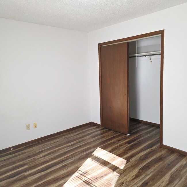 Photo - Cairo-1430/1432 Unit 1430