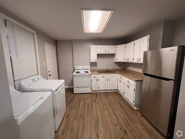 Building Photo - 60 N Sherman St Rental