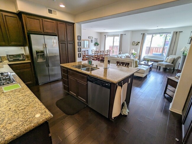 Photo - 2222 Capistrano Way