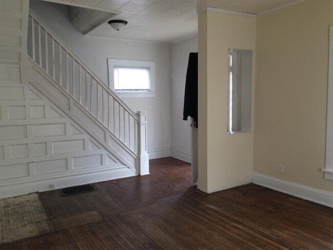 Building Photo - 203 Cutler St Rental