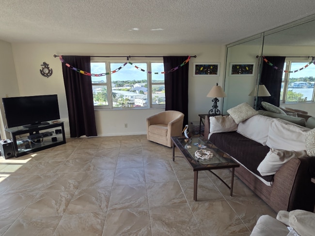 Photo - 1200 Hibiscus Ave Unit 608