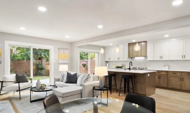 Photo - 3920-3912 12th St S