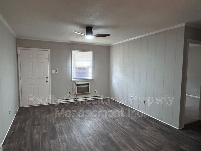 Photo - 115 Cox Ave