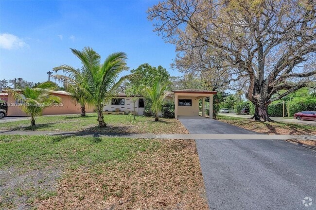 Building Photo - 2890 SW 9th St Rental
