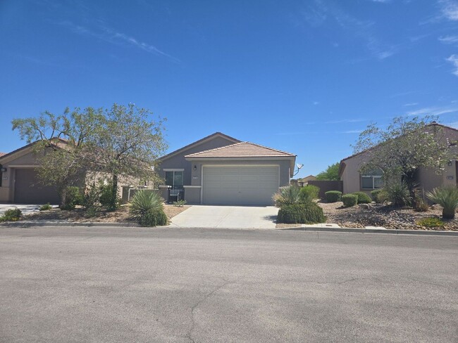 Building Photo - 3-bedroom, 2-bath home located in a cul-de-sac in desirable Anthem Highlands.