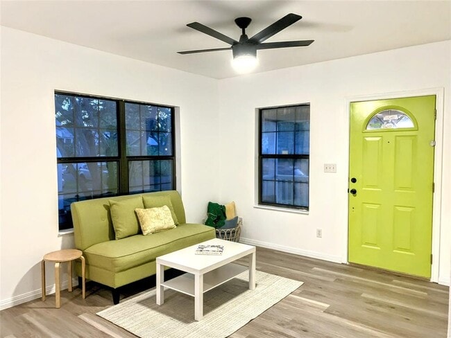 Photo - 4419 Bellvue Ave