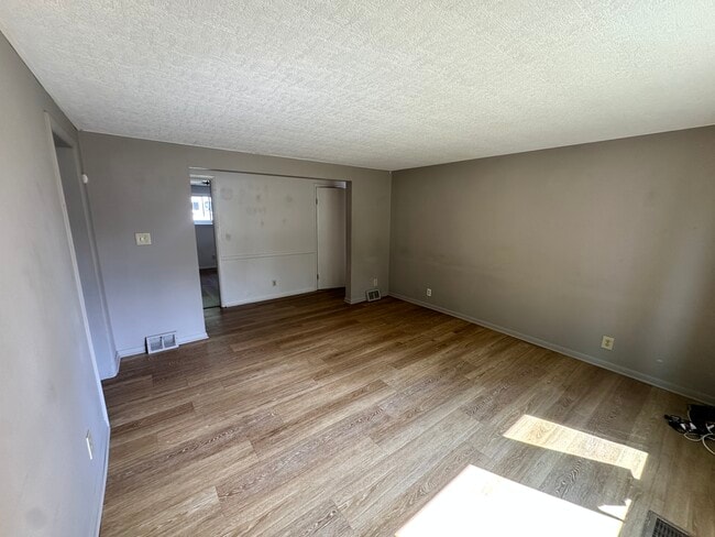 Photo - 80 Eastland Rd