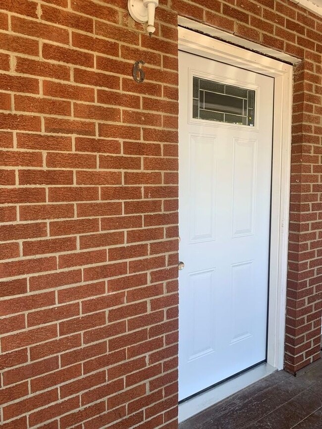 Photo - Newly Remodeled 1 Bed, 1 Bath Upper Apartm...