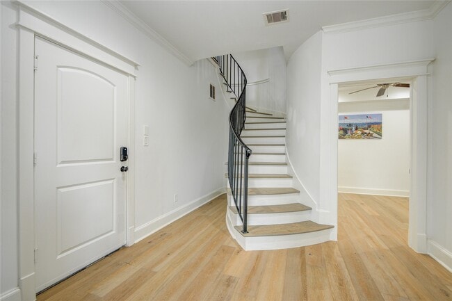 Photo - 5002 Eigel St