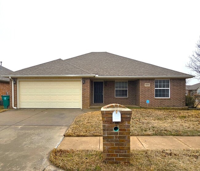 Building Photo - 4800 SE 78th St Rental