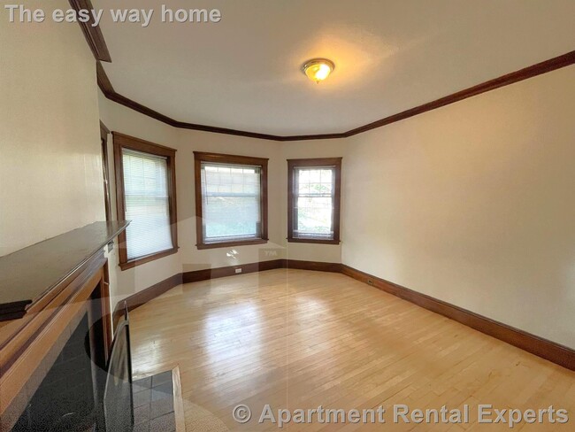 Photo - 5 Linnaean St Unidad #27