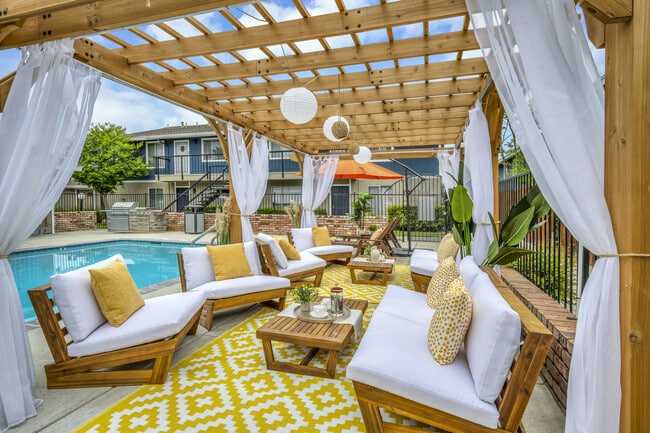 Pacific Crest Apartments