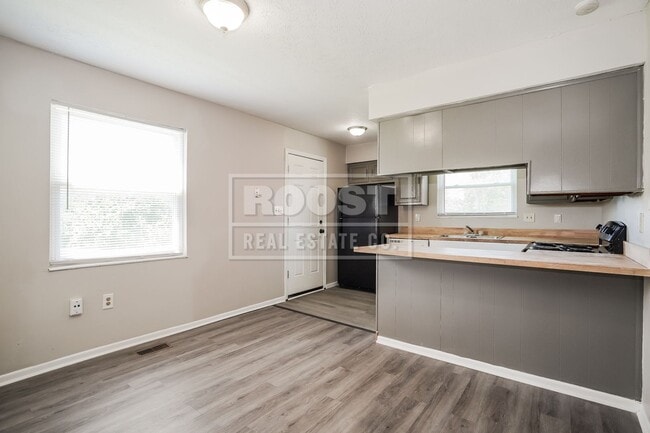 Photo - 5623-5625-5625 Chatford Dr Unit 5623
