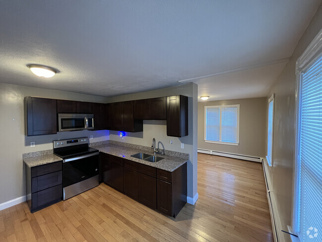 Building Photo - 14 Arnold Ave Unit 2 Rental