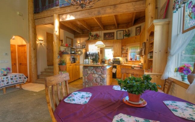 Photo - 128 Old Country Ln Unit TV Room for Rent