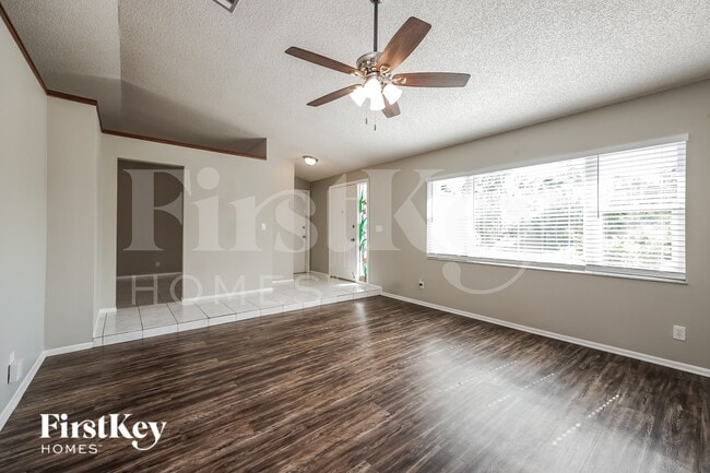 Photo - 1358 Abalom St