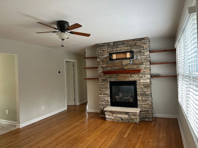 Photo - 2494 Riceville Rd