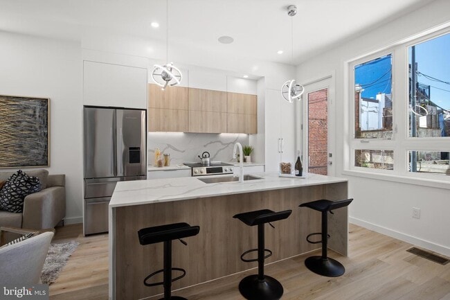 Photo - 808 13th St NE Unit H Street Condo