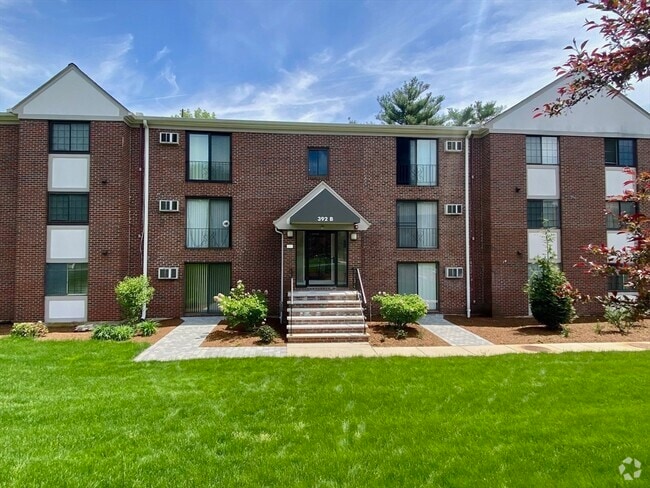 Building Photo - 392 Great Rd Unit B203 Rental