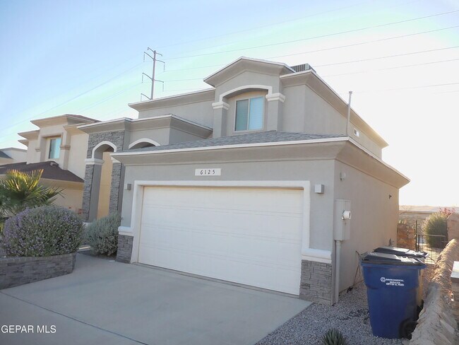 Photo - 6125 Fashion St