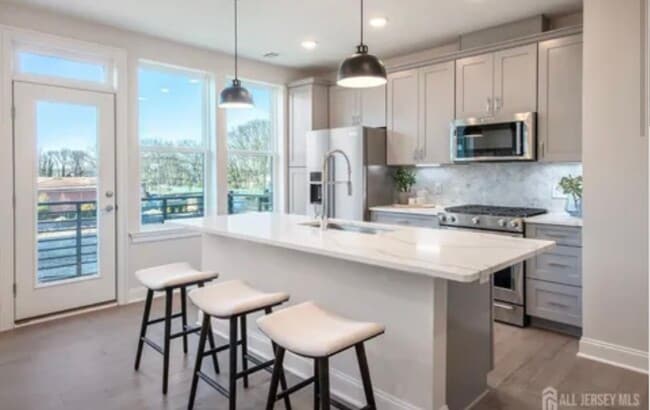 Photo - 1105 Greenwich Dr