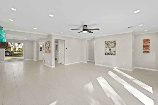 Building Photo - 10811 Tupper Lake Dr