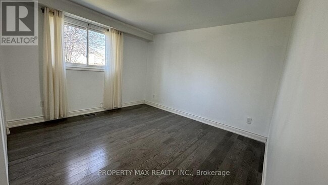 Photo - 30 Glenabbey Dr